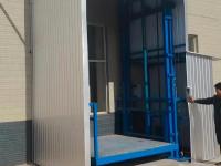 封闭式外挂货梯