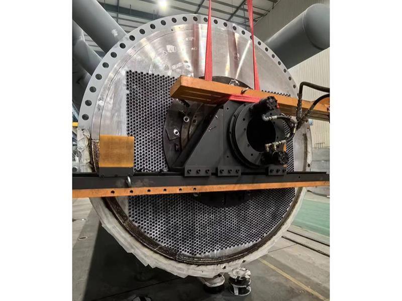 2.2米垂直换热器密封面修复