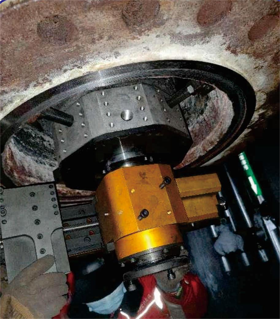 一米内撑法兰端面加工机