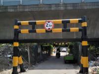 黑黄限高架-17-
