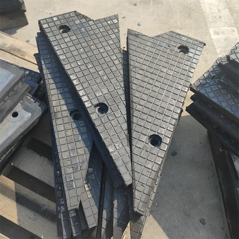 三合一耐磨陶瓷衬板-2