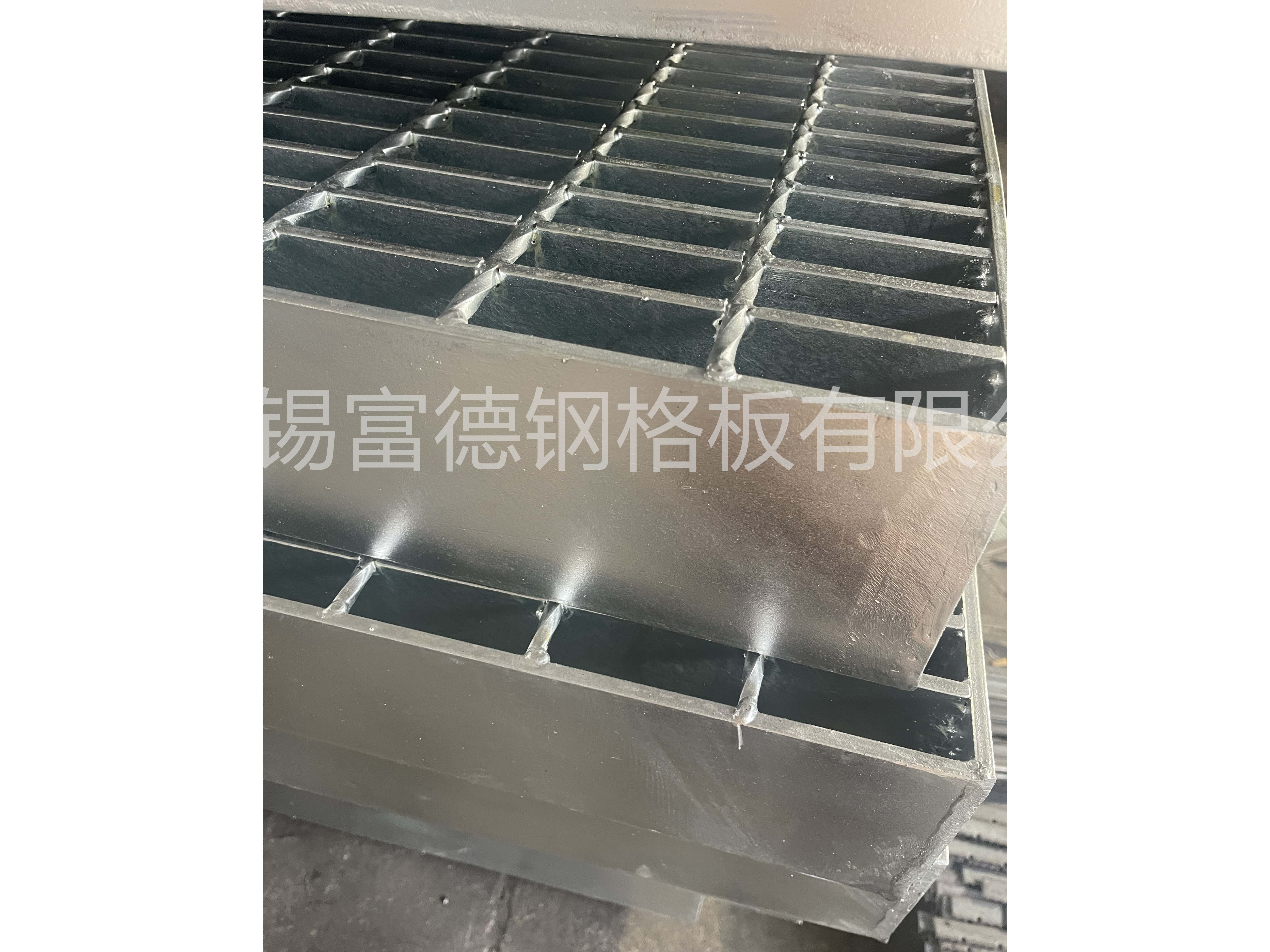 174855f4b840470d774088a366d6e48