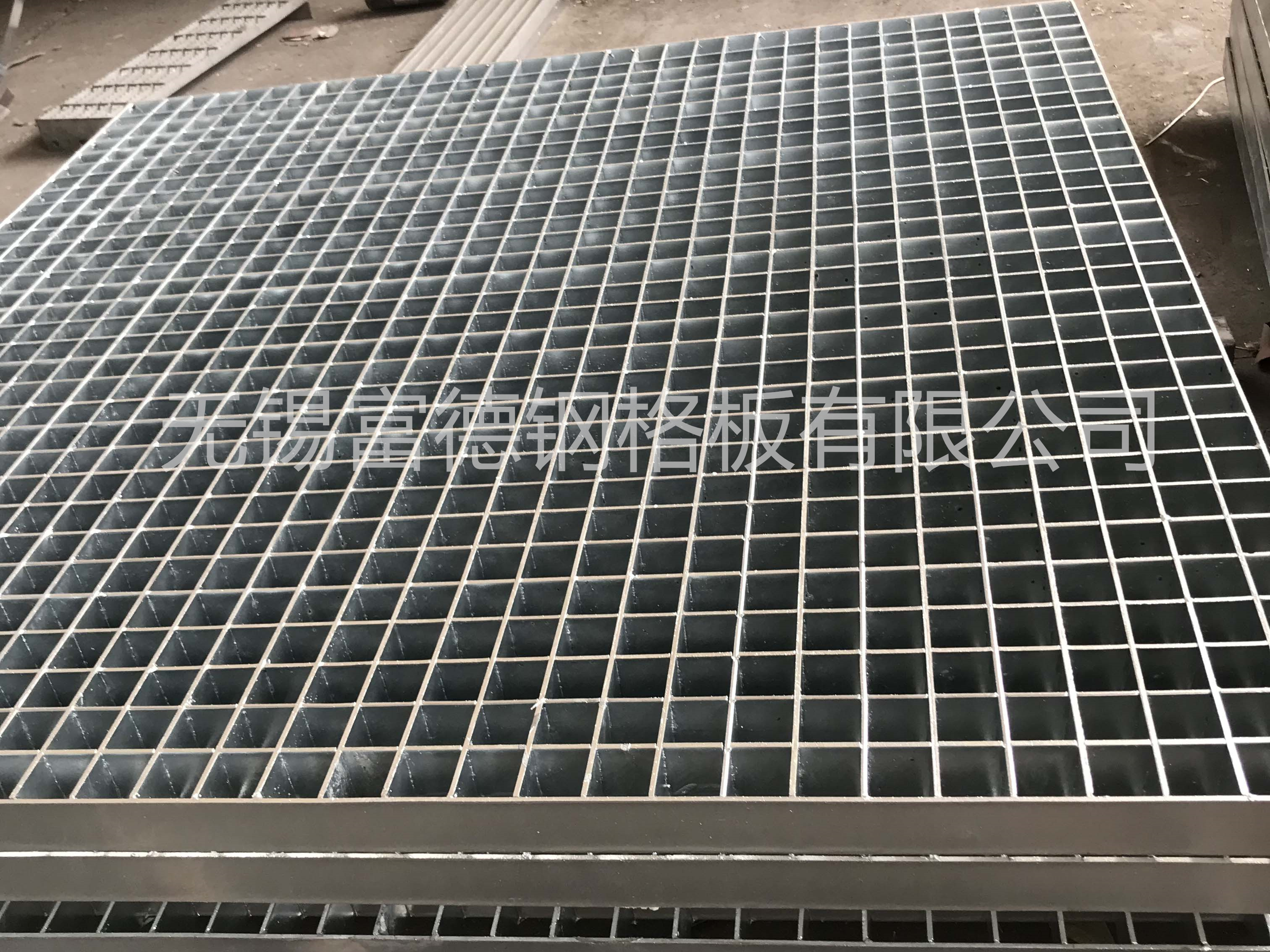 437d7e12becb87bd019bb6fdc04c9e8