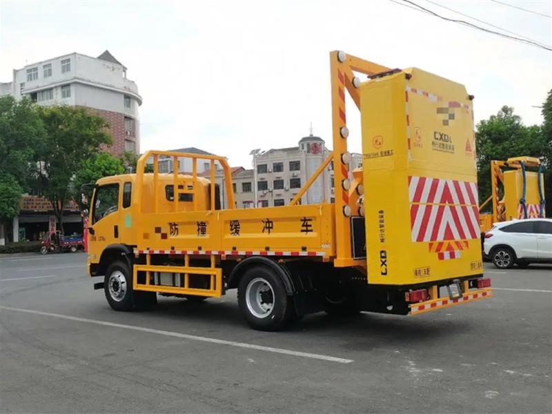 防撞缓冲车2