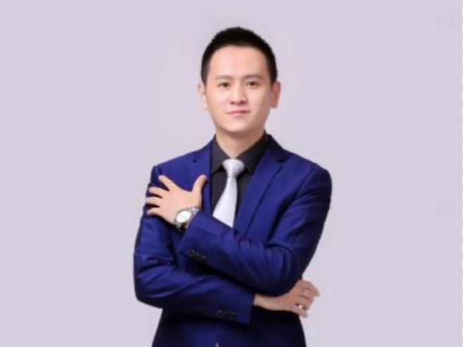 百度-人物案例-钟鸿