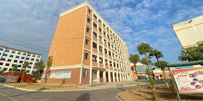 湖北楚才技工学校-智能电表