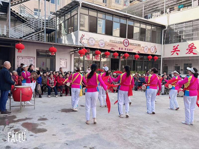 服务里面图片八