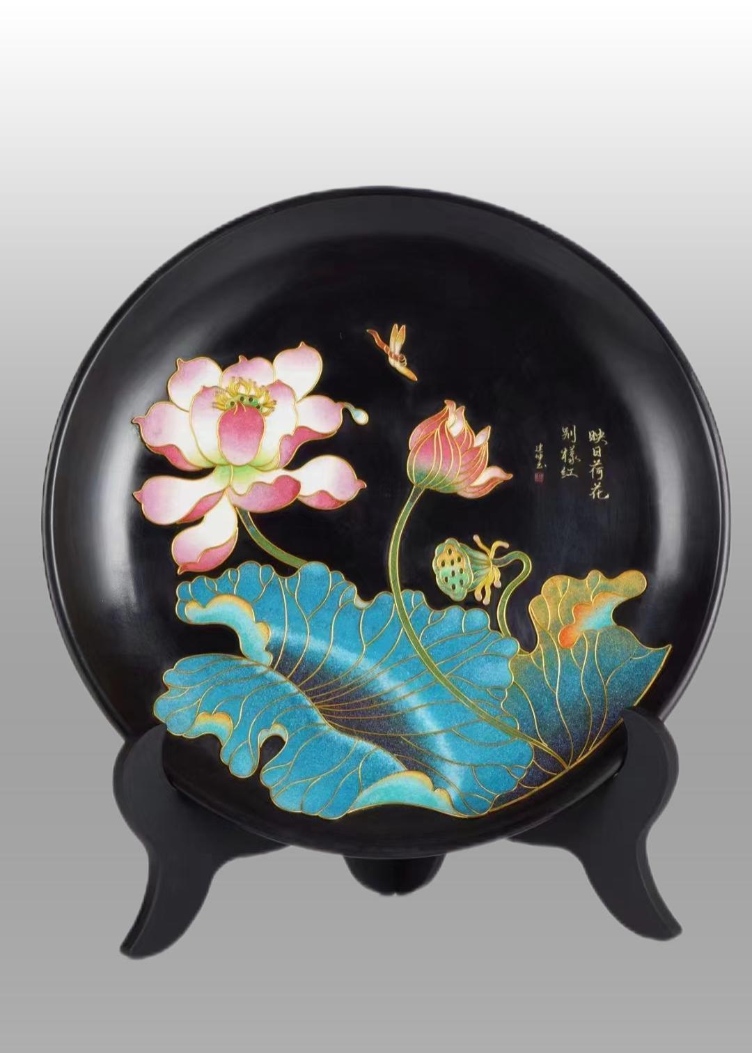 经典荷花陶盘