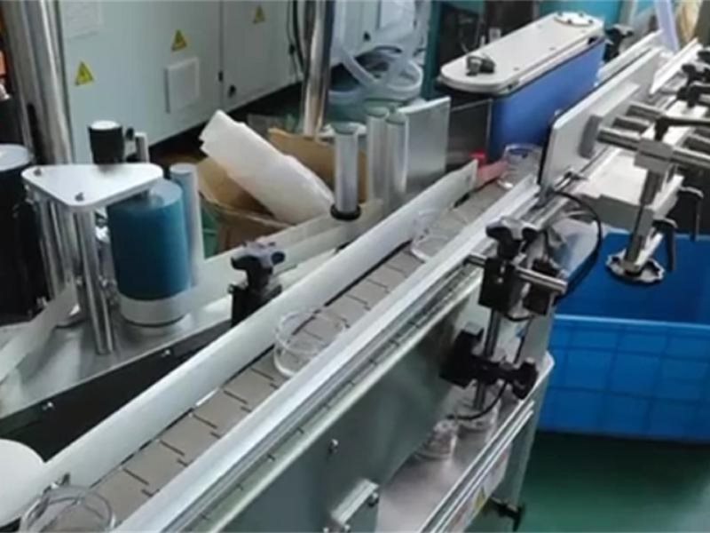 化妆品瓶子自动贴标-23年8月