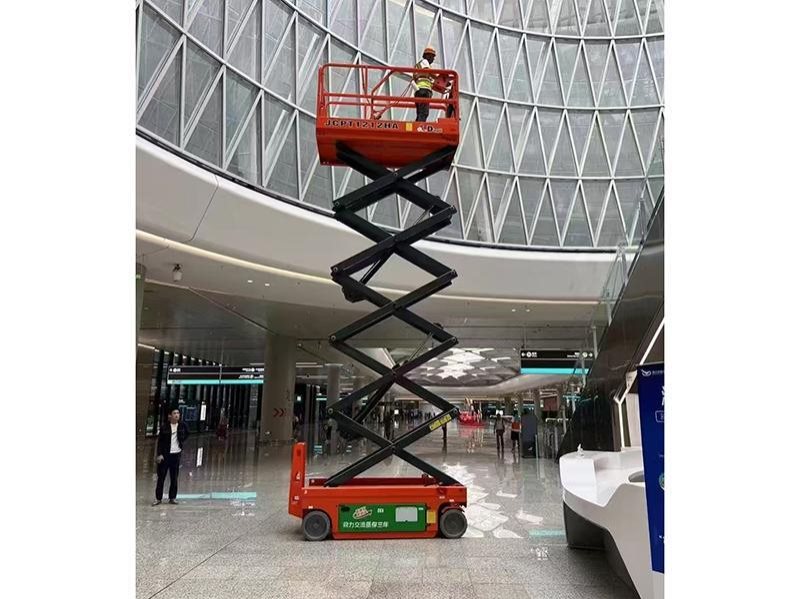 剪叉高空车3