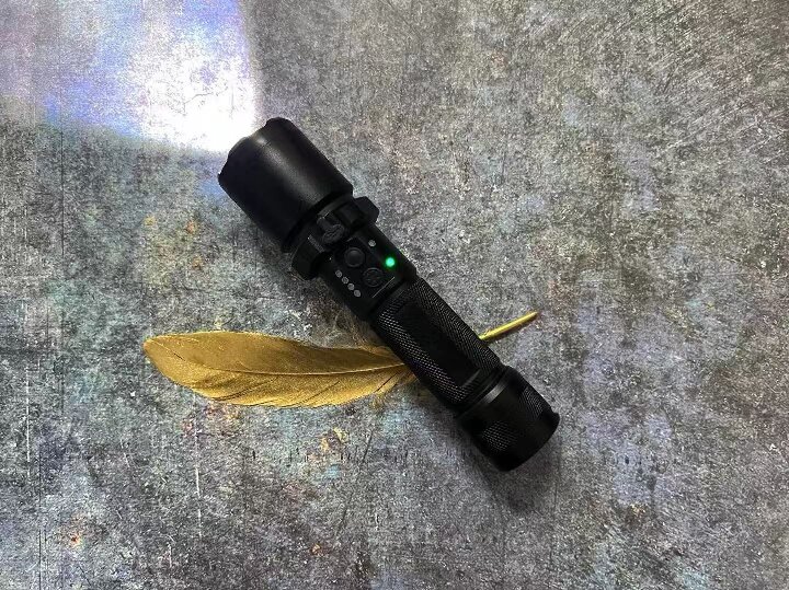 980防身电击手电3