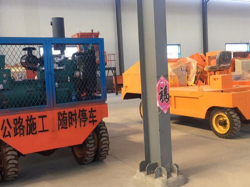 路沿石滑模具机-5-