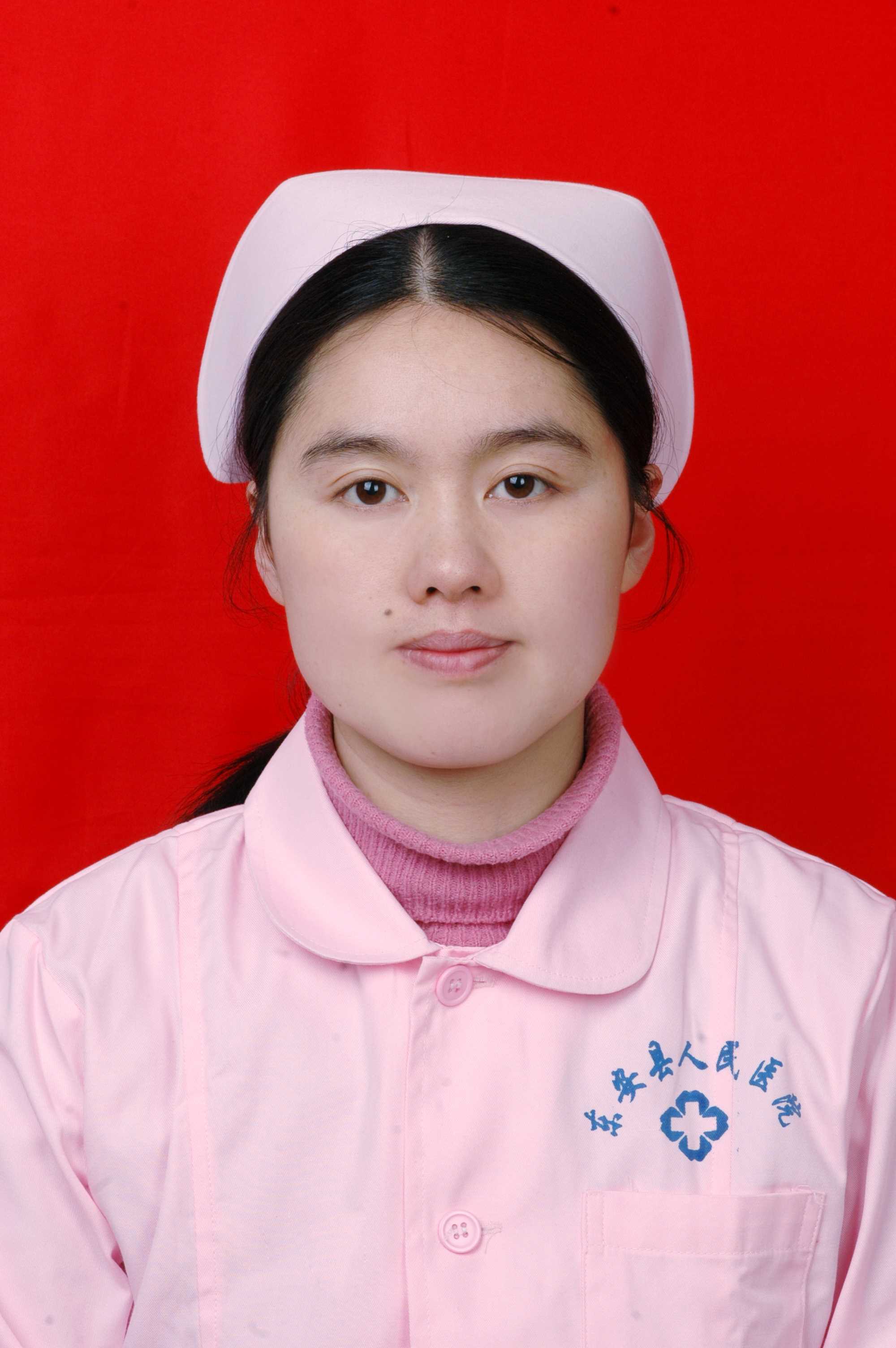 邹欣荣　副主任护师