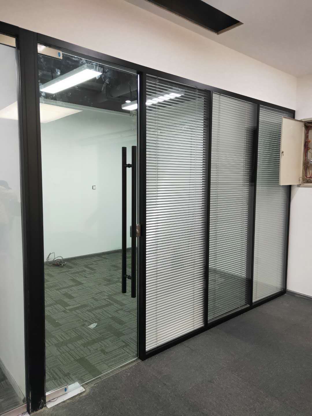 84型玻璃隔断-4