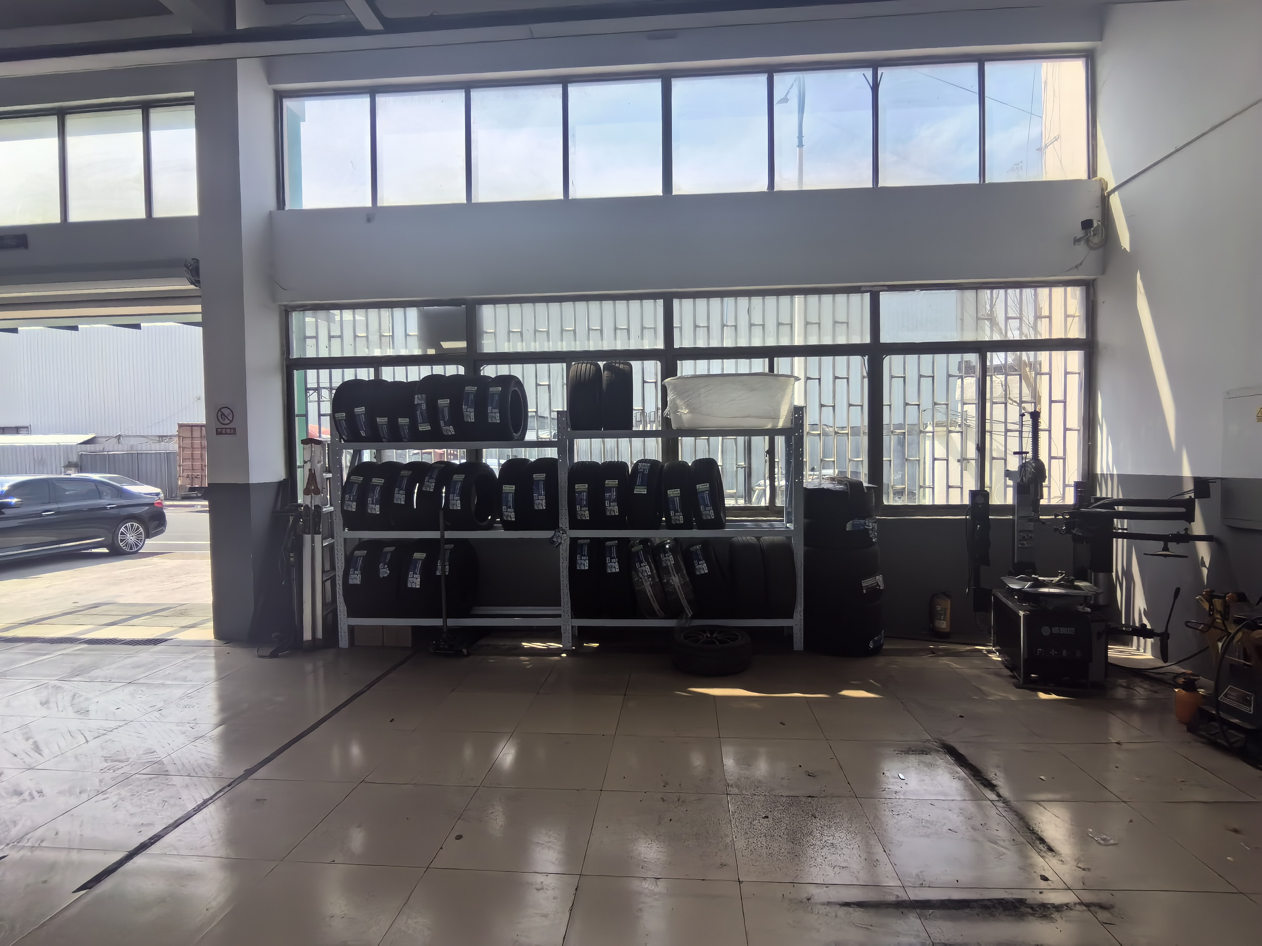 绿修邦新能源汽车专修(嵊州花园北路店)实拍：09
