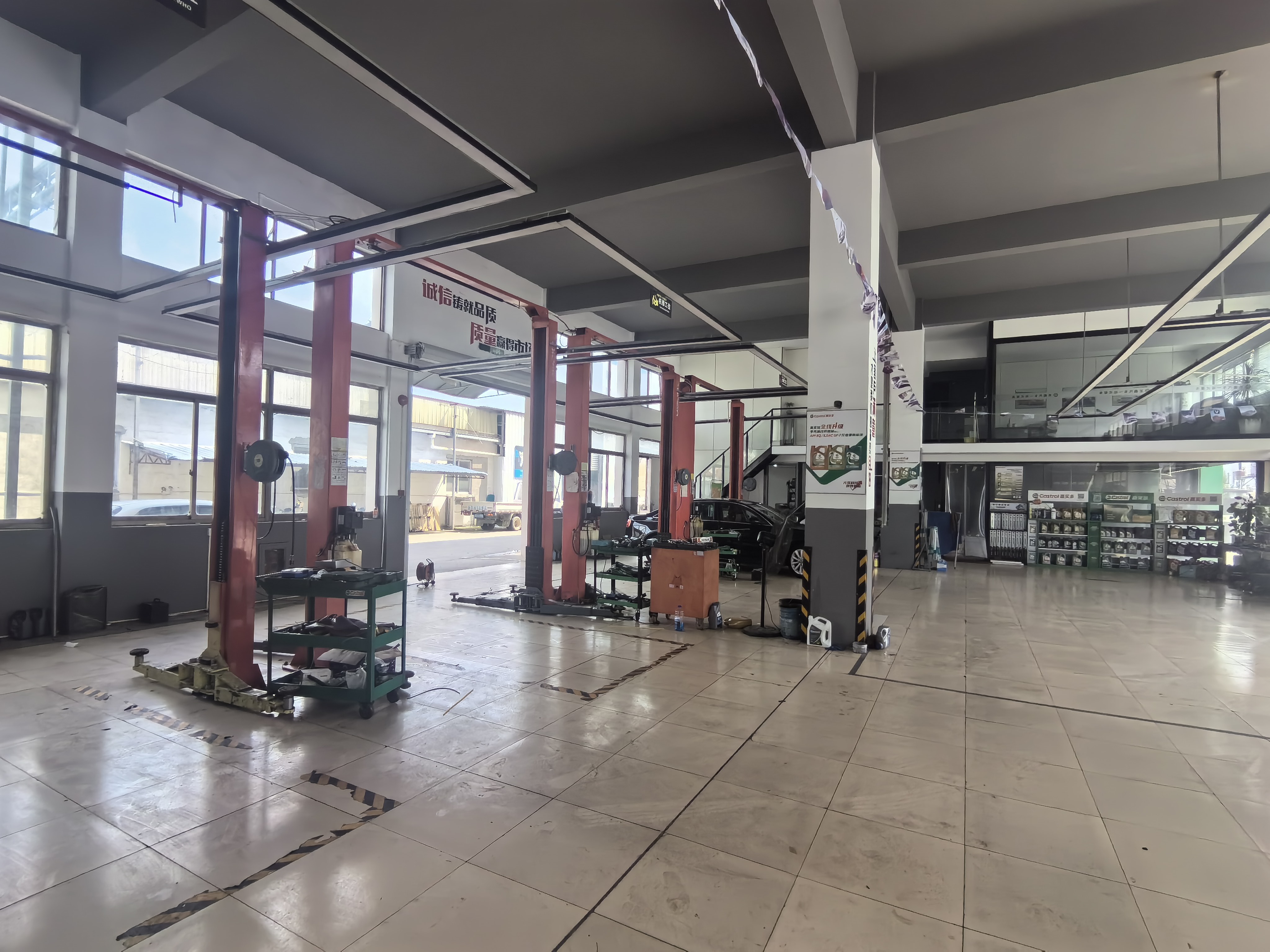 绿修邦新能源汽车专修(嵊州花园北路店)实拍：10