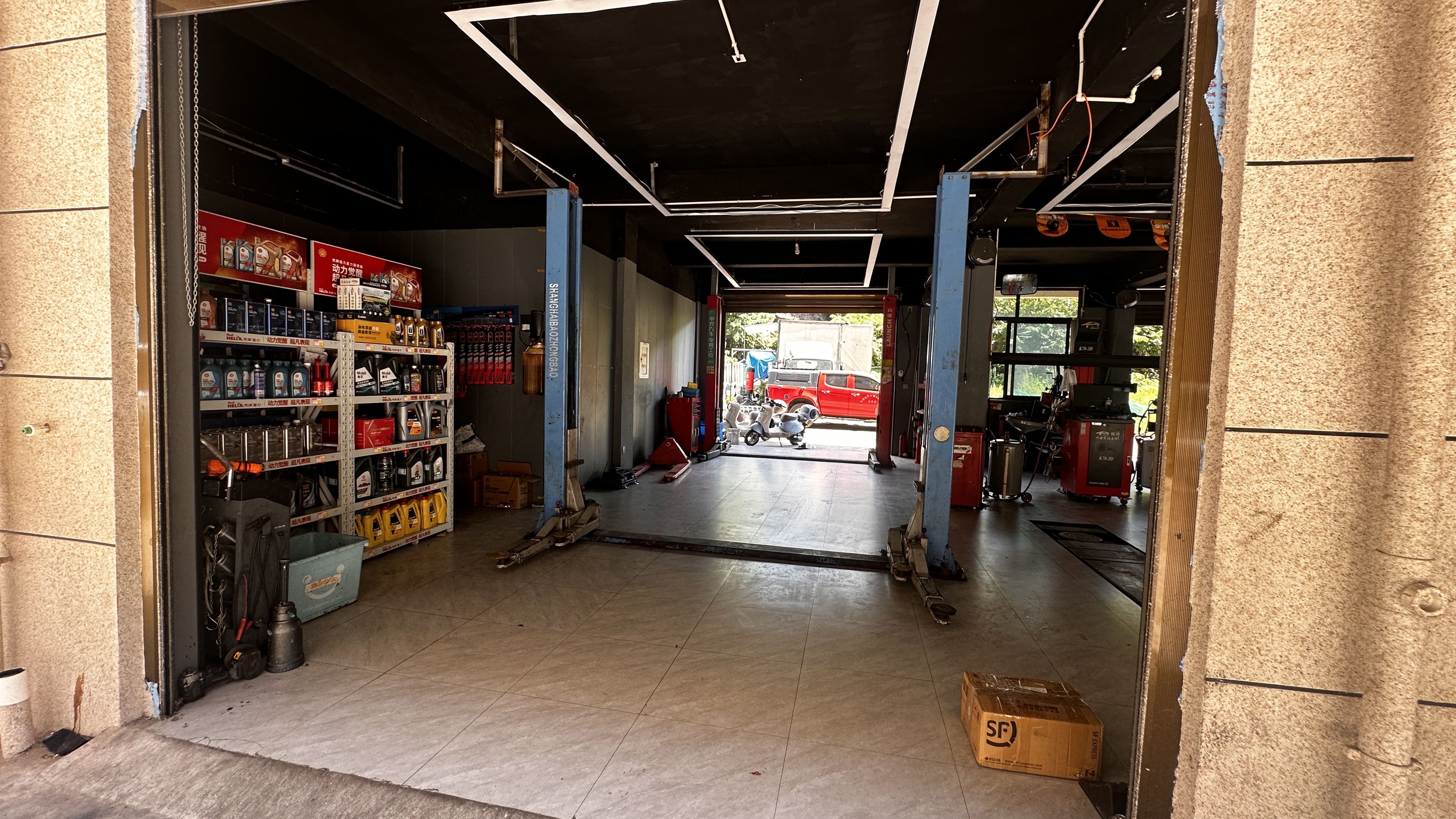 绿修邦新能源汽车专修连锁(金华店)实拍：11