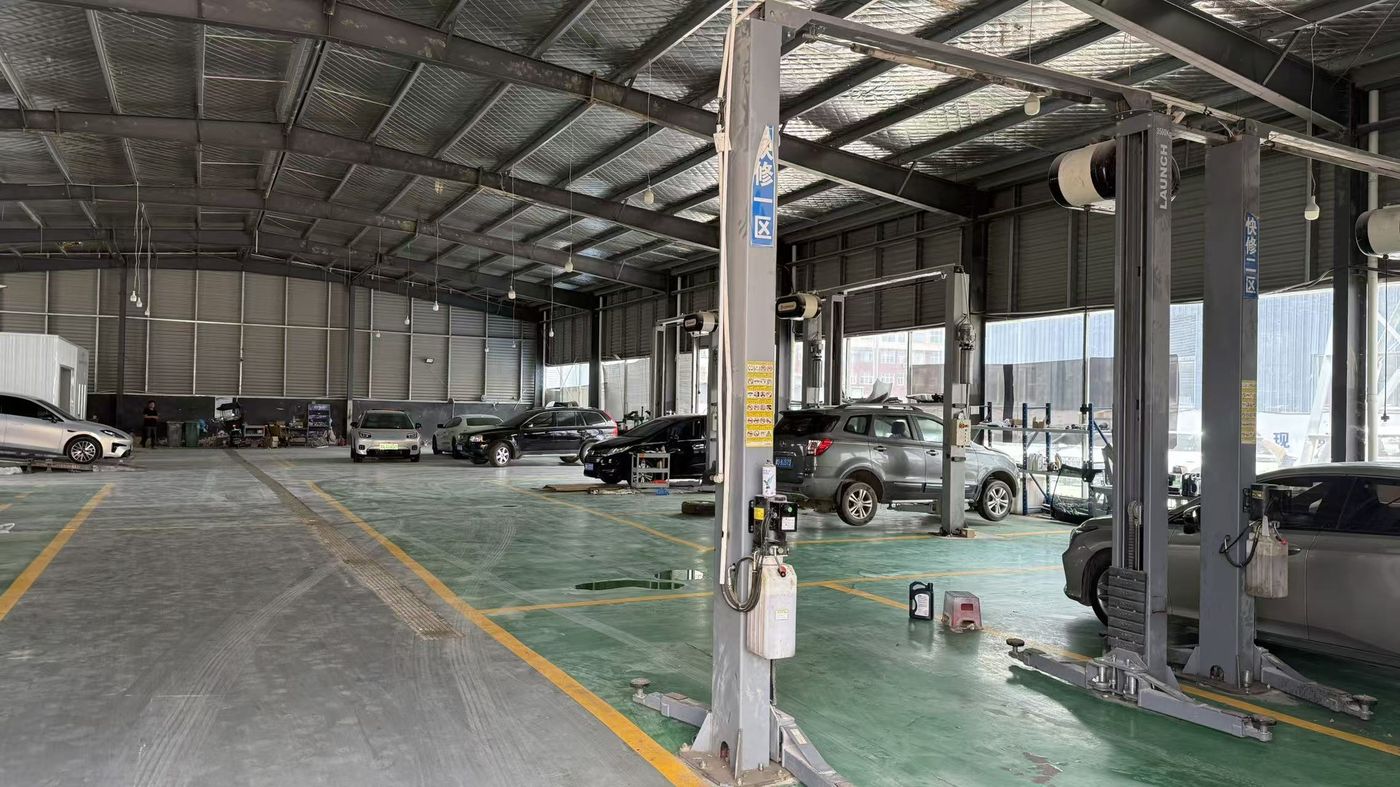 绿修邦新能源汽车专修连锁(信阳固始店)实拍：01