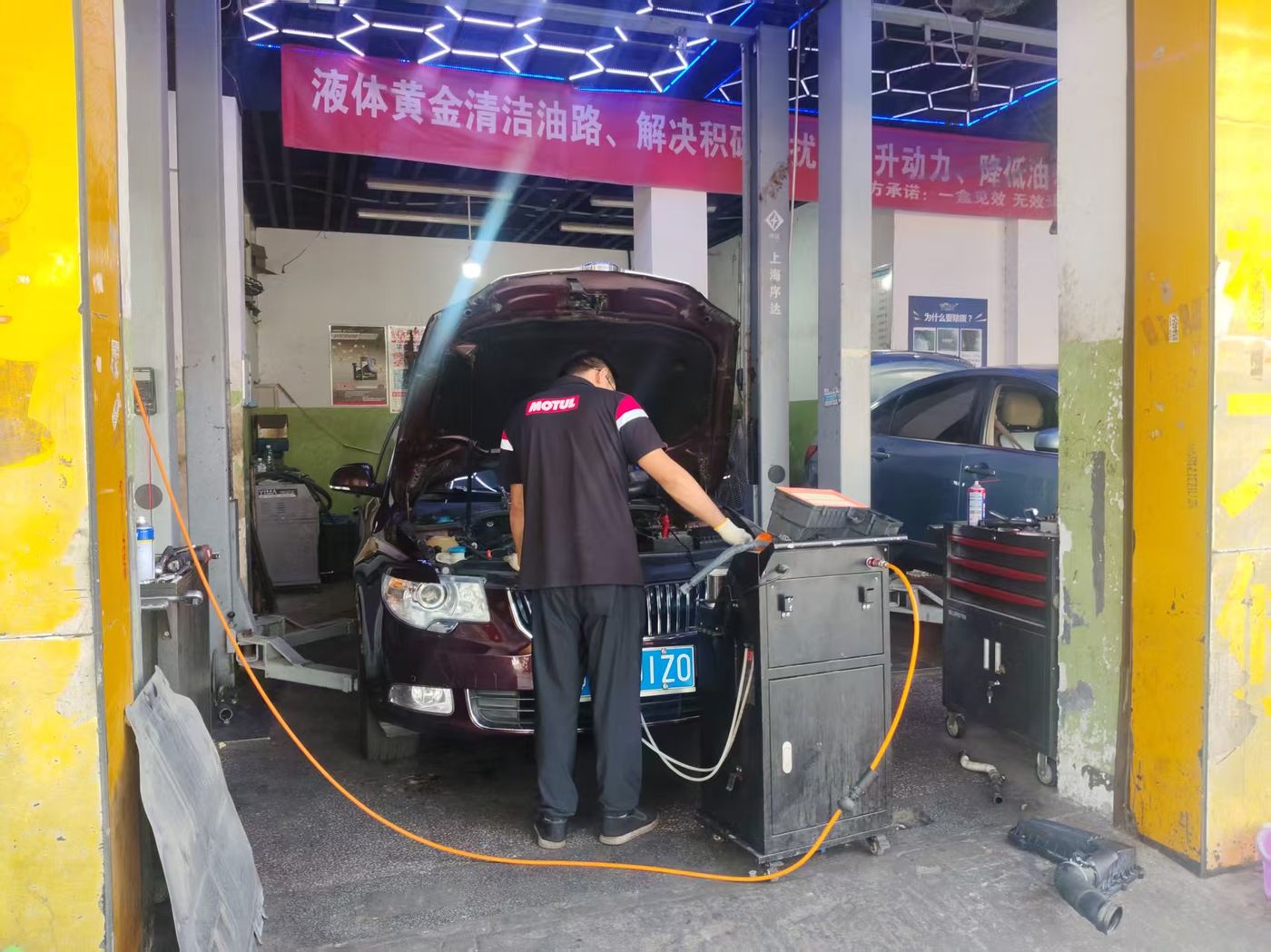 绿修邦巨龙车养护店实拍：06