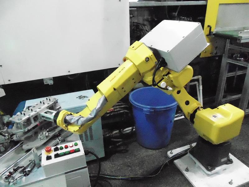 100成型机自动上下料1