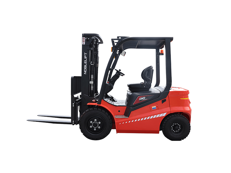 FE4P30-38GYHG系列永磁款锂电叉车-2