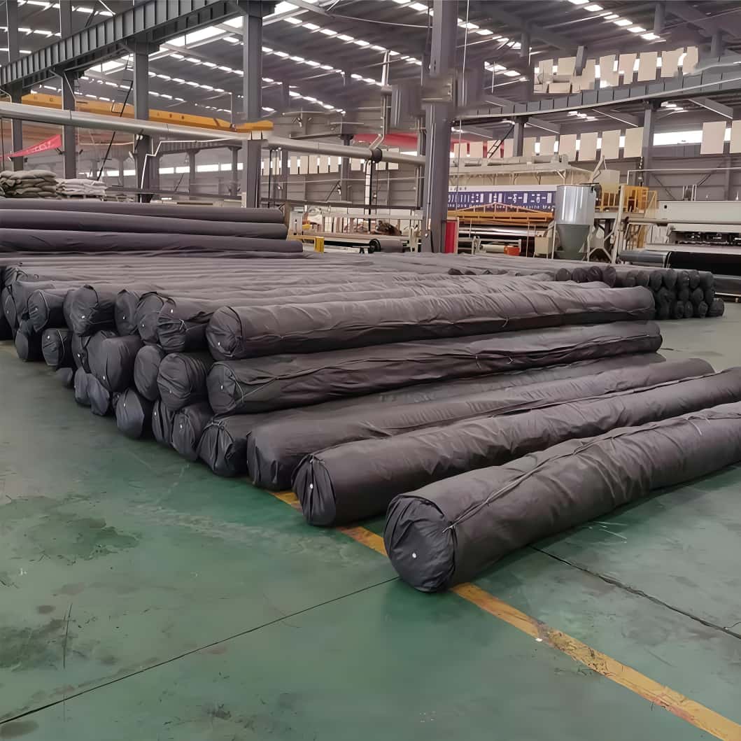 HDPE防渗土工膜成品卷材仓库实拍.