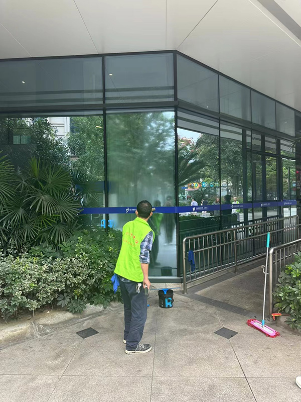 11锦江区妇幼保健院保洁2