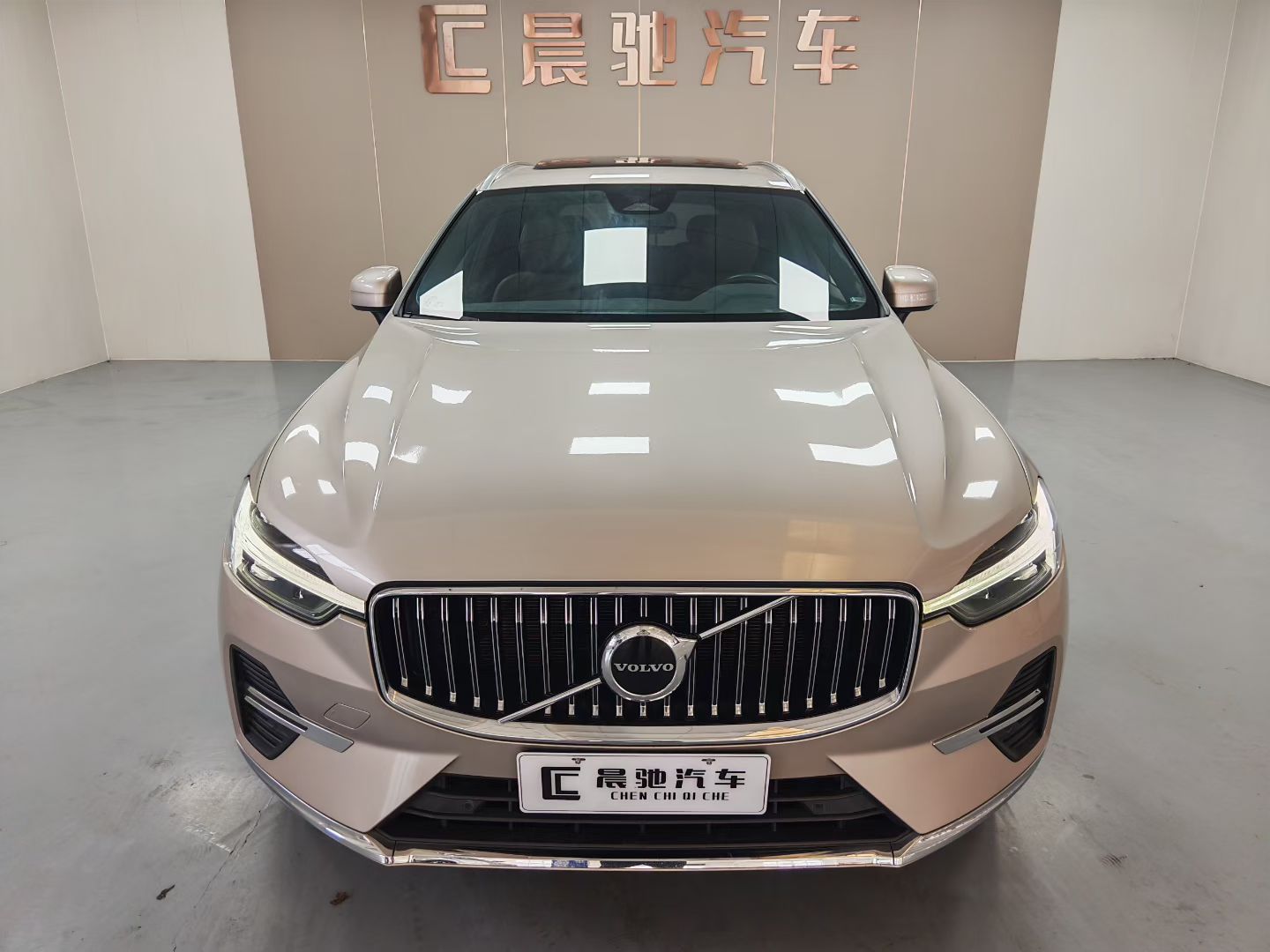 23.10沃尔沃XC60-1