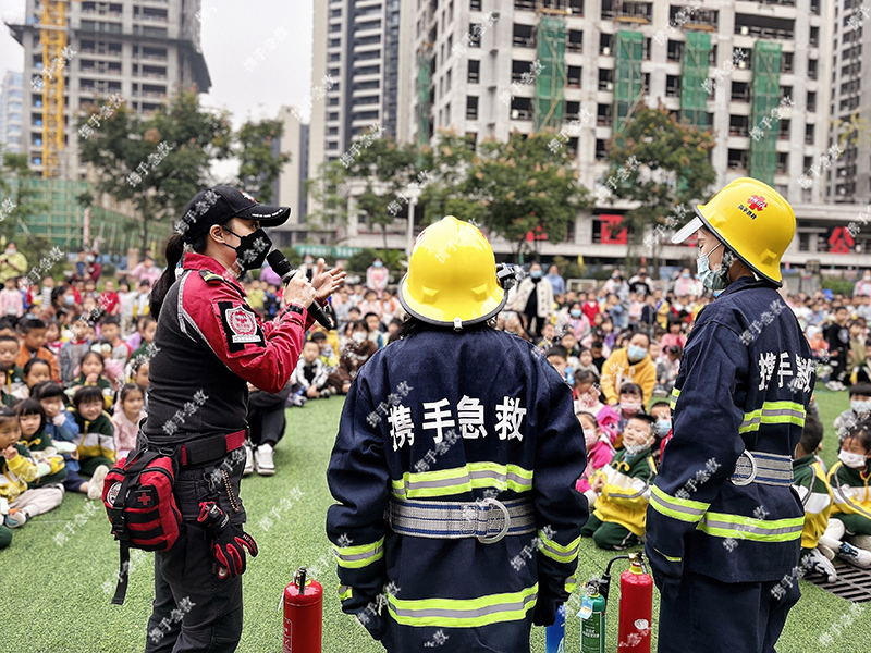 18.成都教科院附属幼儿园防震防火安全培训