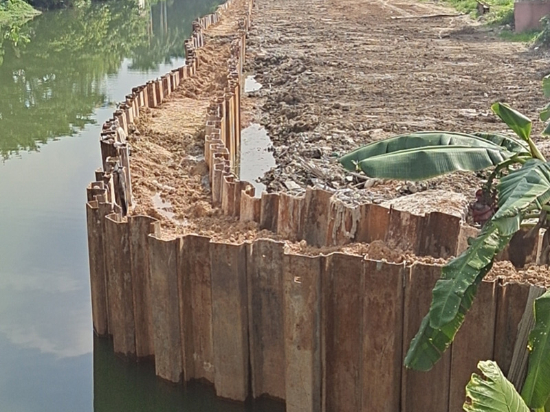东莞华阳钢板桩河堤施工-3